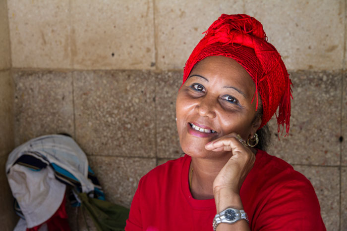 foto della galleria immagini di fausto argomento: Signora in rosso