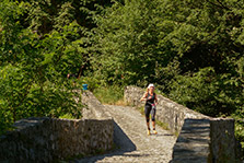 Il transito sul ponte di Nose