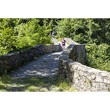 Il transito sul ponte di Nose
